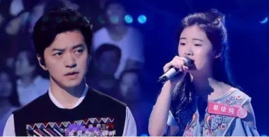 单依纯|这届《好声音》跑偏，只顾宠导师，冠军单依纯曾被韩红否定