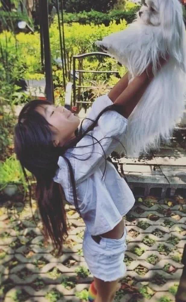 曹格▲参加《爸爸去哪儿》被说丑，现练瑜伽后逆袭，曹格女儿整容式成长