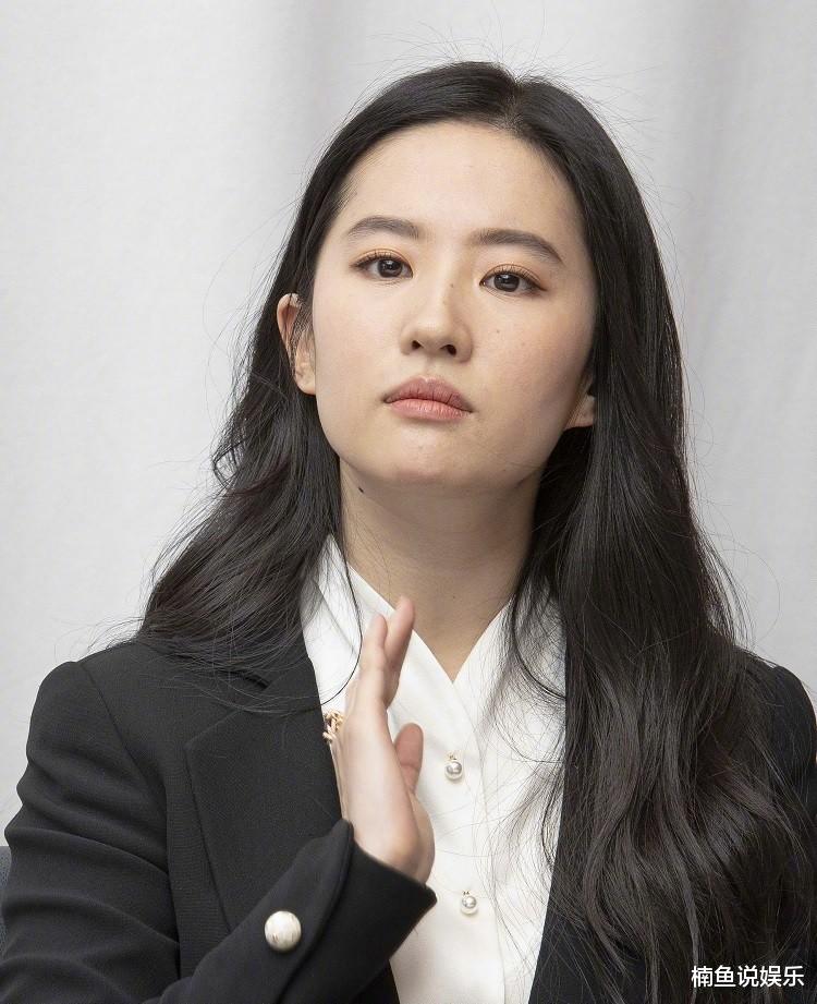 刘亦菲|都说刘亦菲跌下神坛,状态发福瑕疵明显,谁的生图不真实?