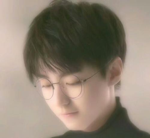 王俊凯|同为影视新生，王俊凯能否超过易烊千玺成为下一位影视黑马？