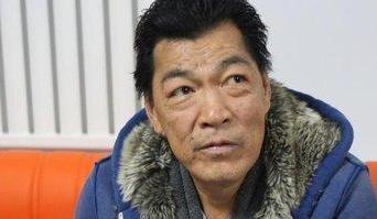 「成奎安」17岁混黑道娶2个老婆,治病5年花光积蓄,死后葬在村头