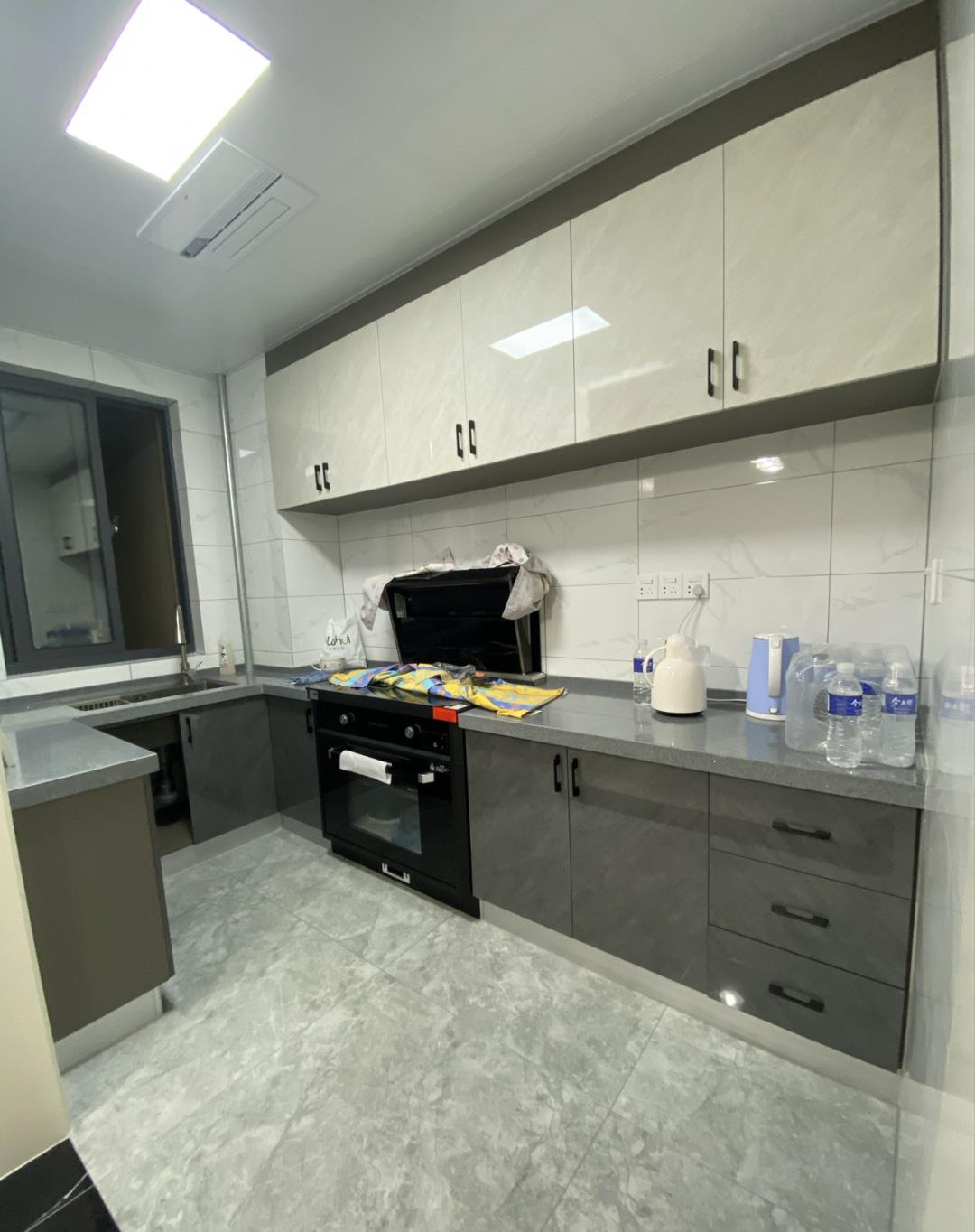 |新房终于完工，家具进场全屋里外打扫干净，还不敢入住先通风中！