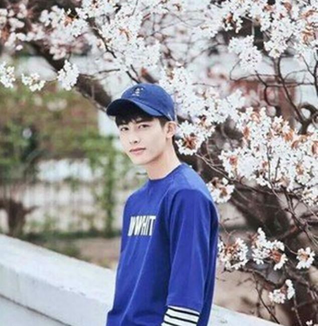 中小学|高中儿子长得太帅，却成全家人“烦心事”，妈妈直言：看见就心烦