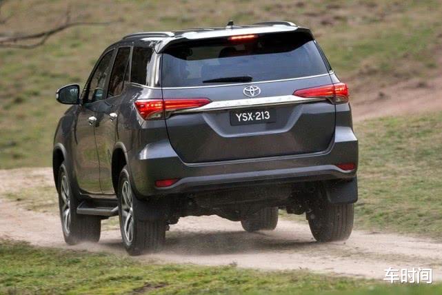 『越野车』丰田“小霸道”要来了，比路虎还气派，网友：这价格，直接放弃汉兰达