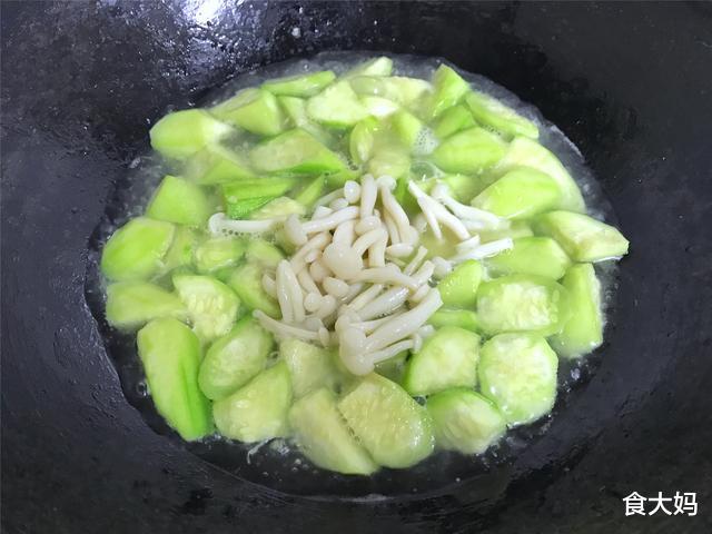 丝瓜|此菜再不吃就要等到明年了，低脂又鲜美，比大鱼大肉好吃多了