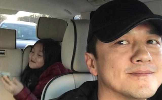 李嫣|14岁李嫣成功摘掉“兔唇”标签，长相神似年轻的王菲，美得不敢认