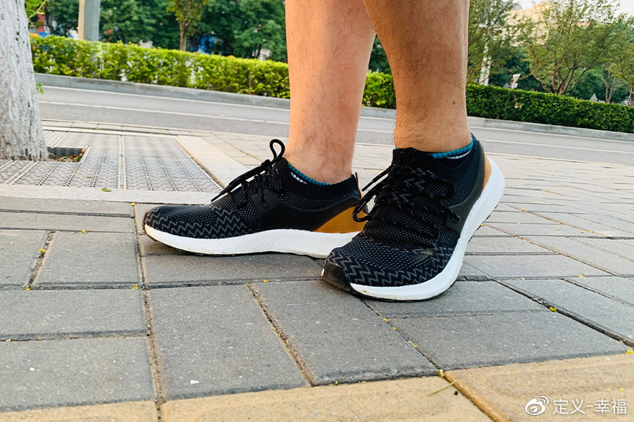 运动鞋@对标阿迪达斯UltraBOOST-FutureUtopia 爆米花运动鞋评测