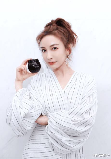 #吴昕#吴昕换个发型堪比“整容”,37岁告别中年感,全靠这名媛卷发