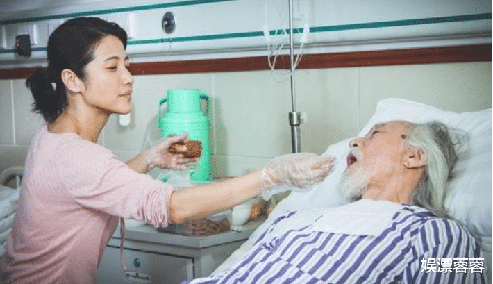 王奎荣|当年嫁给73岁大爷生下孩子，直言自己不后悔的36岁女演员，如今怎样了？