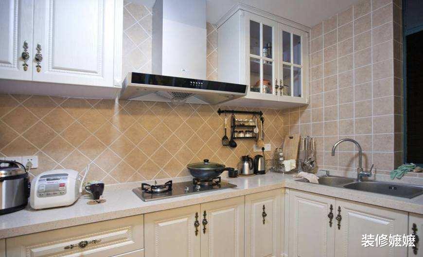 |厨房万万不要买这种抽油烟机，用过就知不中用，后悔我家买错了