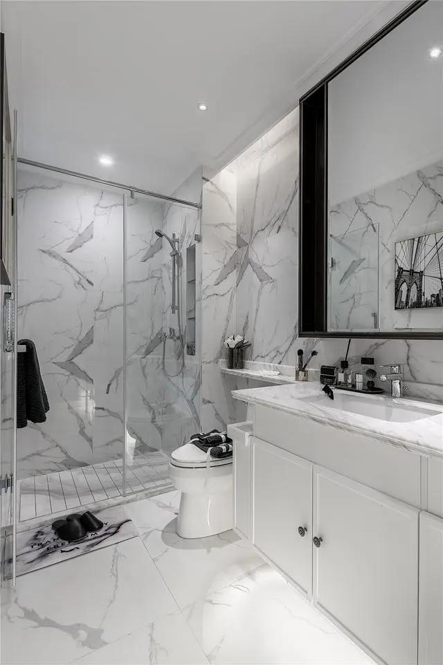 「」119平新房，全屋以白色为主基调，再用墨绿色装扮，贵气十足