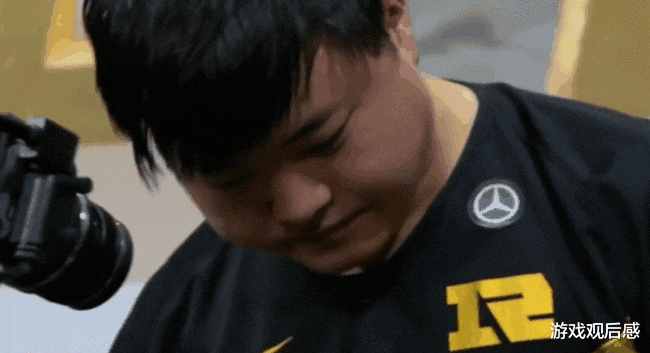 Uzi▲Uzi发文宣布正式退役，30分钟评论过10W，姿态的留言让人心酸