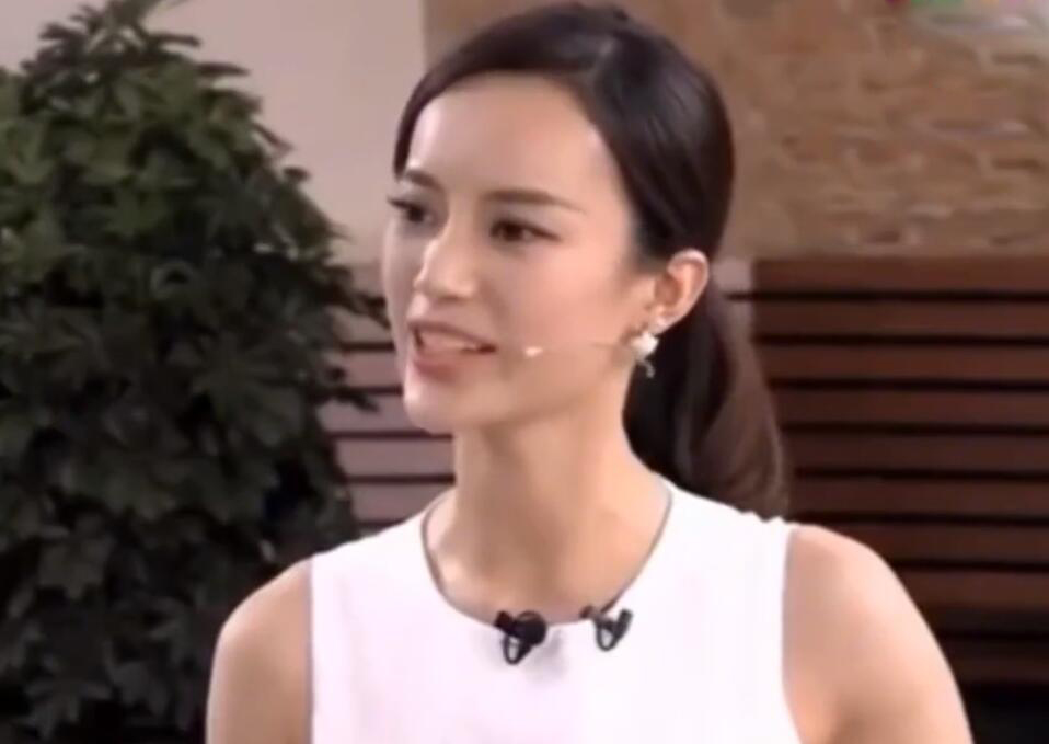 王思聪▲网红女神被怼大型场面 王思聪：你觉得我需要长得帅吗？我这么有钱