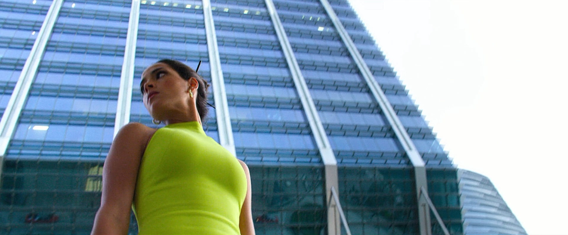 迈克尔·贝|迈克尔·贝重口暴爽动作片《鬼影特攻》，炸碎了逻辑、炸碎了故事