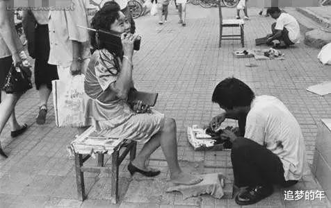 老照片：老照片：80年代万元户奢侈生活是啥样的？普通人只有羡慕的份