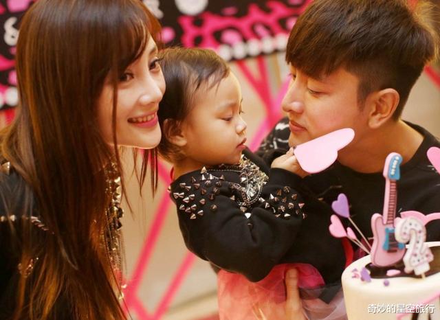 贾乃亮|离婚2年后，贾乃亮还是原来的贾乃亮，李小璐却和从前判若两人