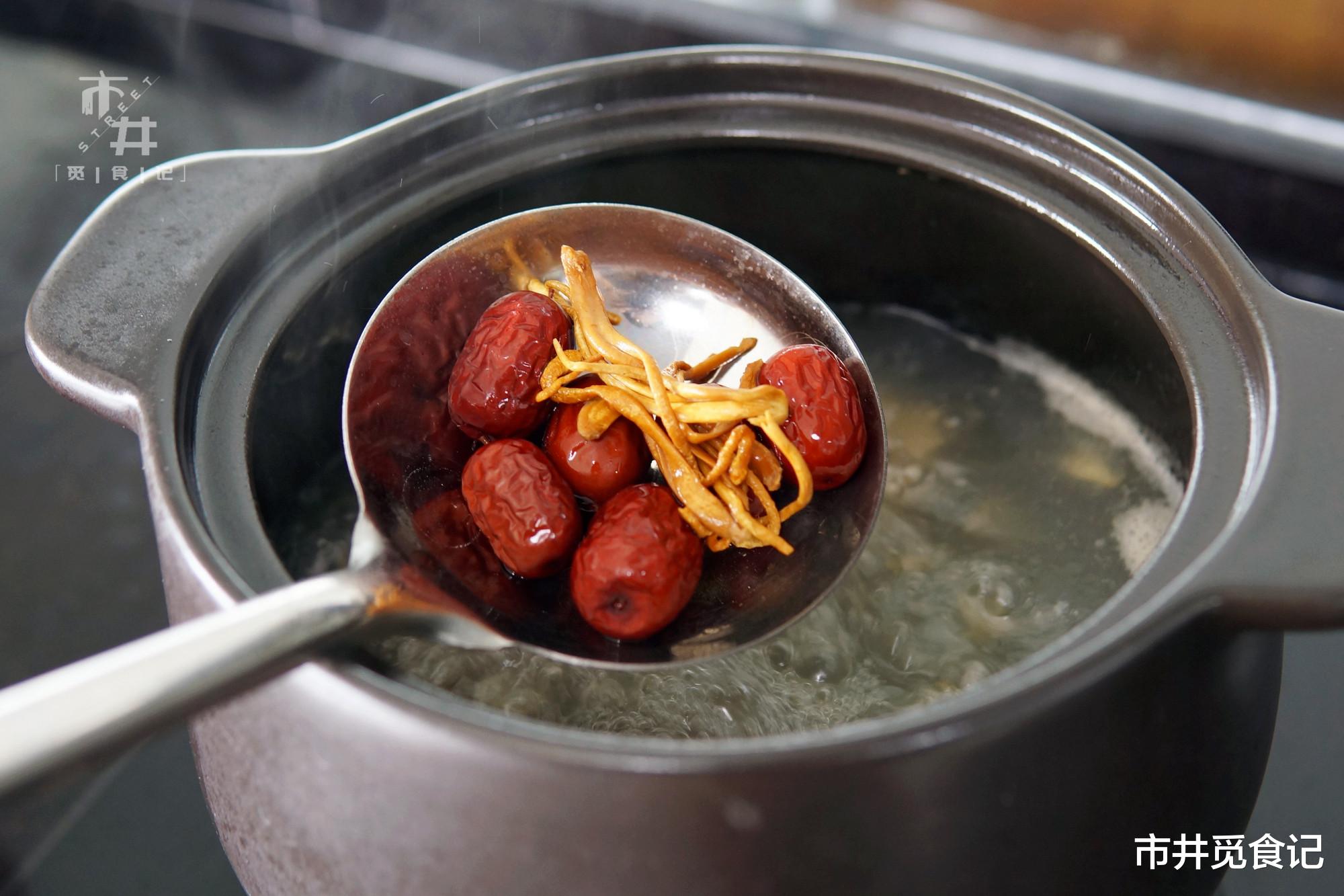 排骨|夏天喝汤，用排骨熬汤不如用它，一斤12块钱，便宜实惠，味道更鲜