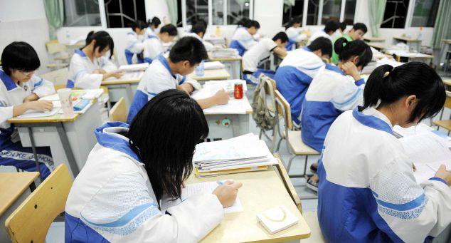 北京市▲我国高考最简单的两套试卷，很容易考高分，外省学生很羡慕