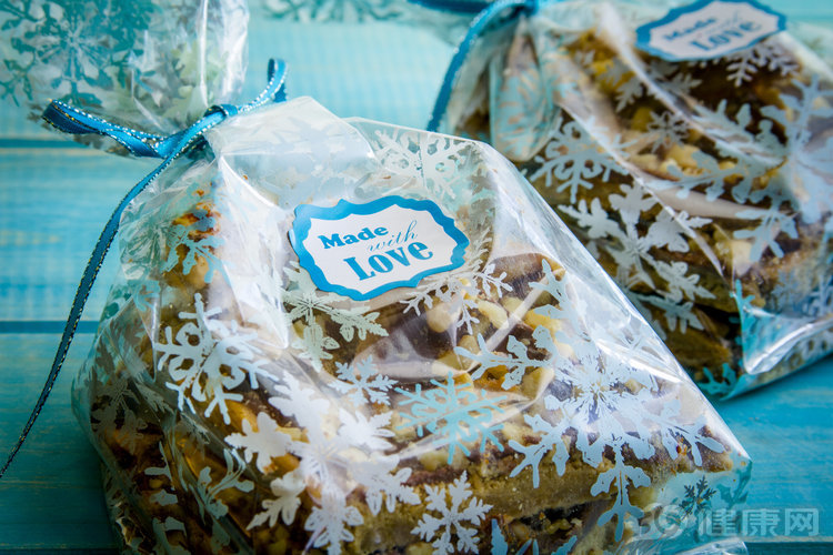 三聚氰胺|三聚氰胺12周年，首患儿后遗症不断：个头矮、尿不尽、常生病