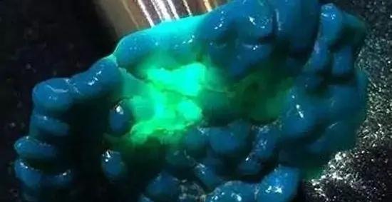 绿松石|抛开价格炒作，聊一聊什么样的松石才能玩得出来