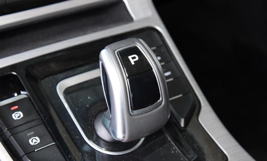 『吉利帝豪』开了哈弗H2，再换吉利帝豪GS，两车对比，车主说了真心话