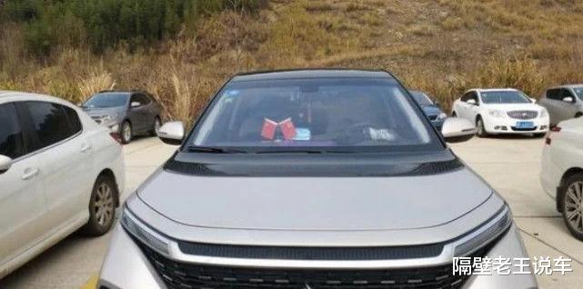 「丰田」放弃别克GL6就买它，这车被央视表扬，6个座椅跨界设计，仅6万出头