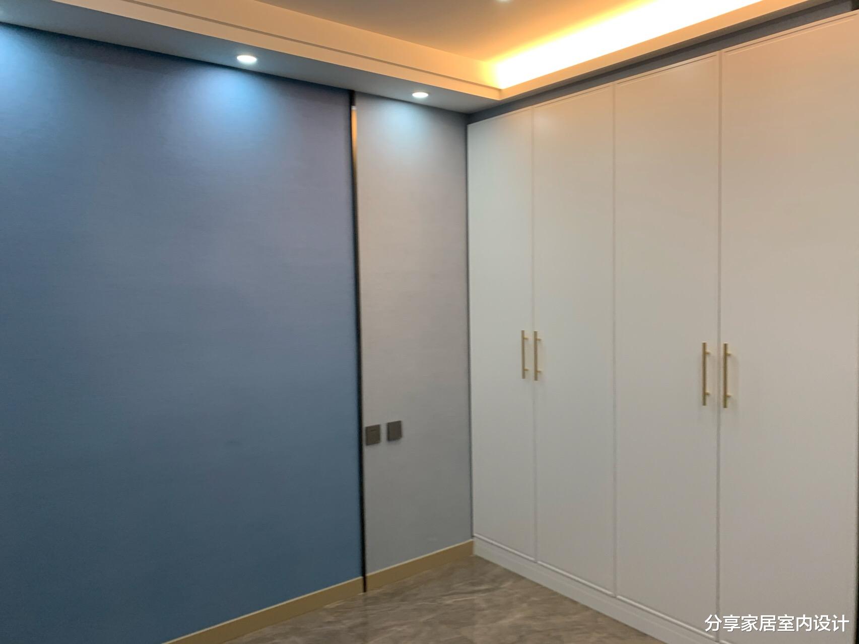 []朋友家刚完工，电视墙很大气，无主灯的设计太喜欢了，忍不住晒晒