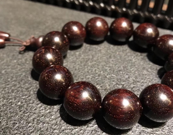 【小叶紫檀】小叶紫檀手串的鉴定证书？到底是真是假？