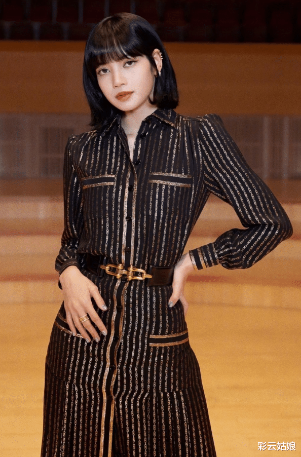 #lisa#难怪Lisa一直都是长发造型，看到她的短发后，确定23岁？