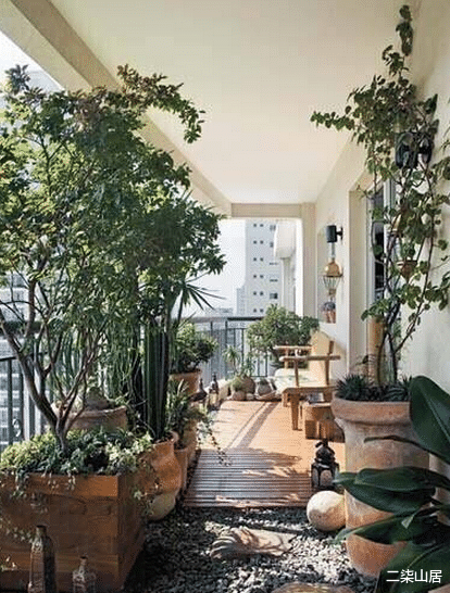 |去邻居家借东西,发现他家这样晾晒衣服,真机智,拍下回去模仿!