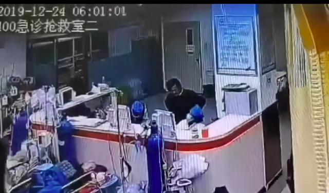 周冲的影像声色|又一名医生被砍，凶手跳楼身亡：看到这，我才知道医生有多难