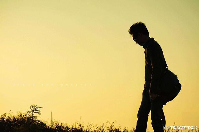 「招聘」大学教师：中等成绩考生怎样选专业，别看榜样，要看企业怎么用你