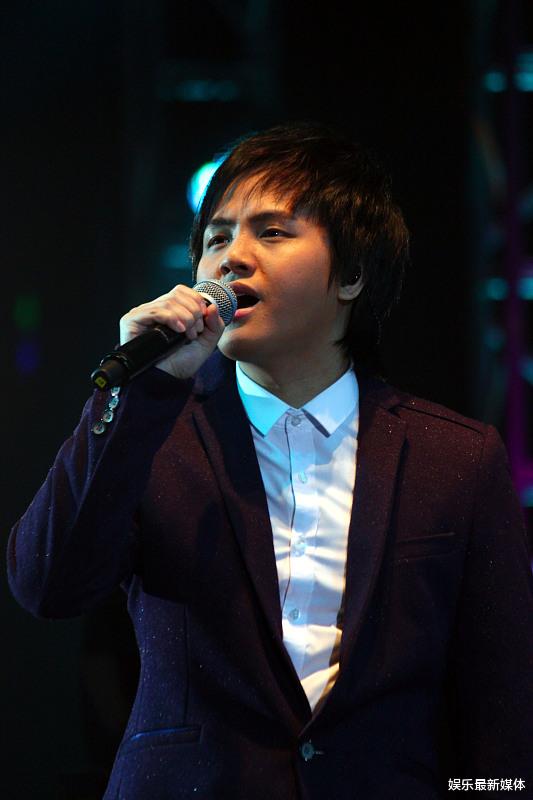 杂志▲郑源发布新歌，定档7月8号上线，引起歌迷们热议