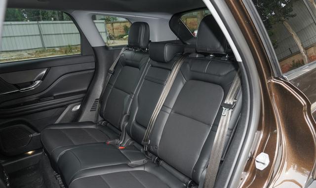 SUV|紧凑SUV的“舒适王”,全车隔音玻璃配按摩座椅,入门破百6.8秒!