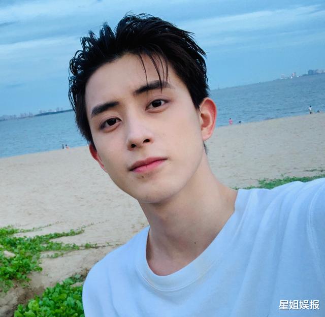 赵露思|在素人恋爱节目出道，一年多就拍了5部戏，新剧他还和赵露思合作