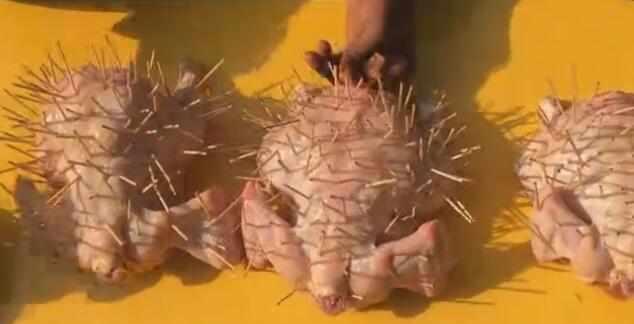 牛奶|大叔把90根竹签插在鸡肉上, 扔油锅里, 半小时后大婶乐开了花!