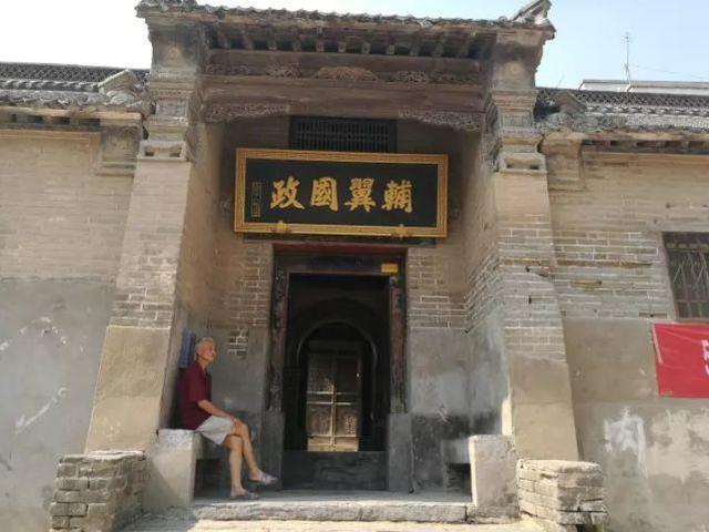 女孩|郑州最强“钉子户”,面对88亿赔款仍不为所动,专家:确实拆不得