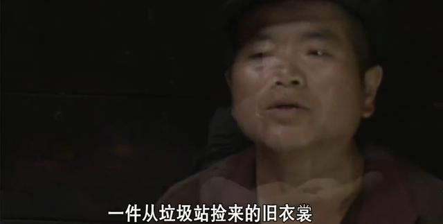 梁小友|《变形计》“神仙妹妹”梁小友高二辍学后成网红，浓妆直播惹众议