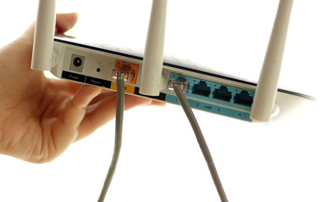 「路由器」为何用户宁愿花钱买路由器，也不用运营商的光猫WiFi，原因有三点