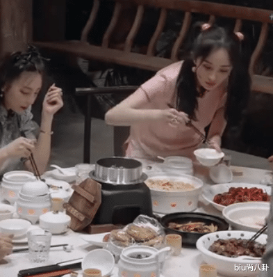 杨幂|难怪杨幂的腰这么细,看清她吃饭时的专用食材,胖女孩一般都嫌弃