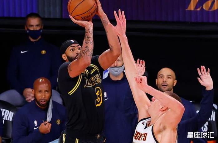 湖人队|湖人真核！戴维斯压哨绝杀难掩一人光芒，没有卡鲁索湖人或早被翻盘