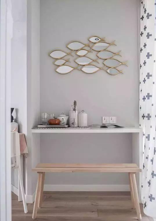 89平两居室，一进门把人迷住，客厅太漂亮了，卫生间还装隐形门！