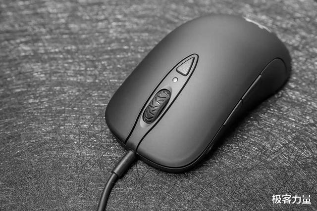 赛睿|不知道如何搭配自己的电脑外设？这套组合没准就适合爱玩游戏的你