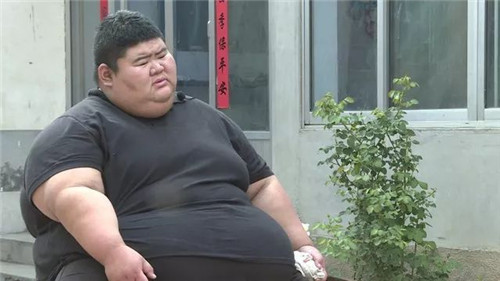 中國第一胖王浩楠：為愛1年減負400斤，老同學疑惑：帥哥你誰？-圖2