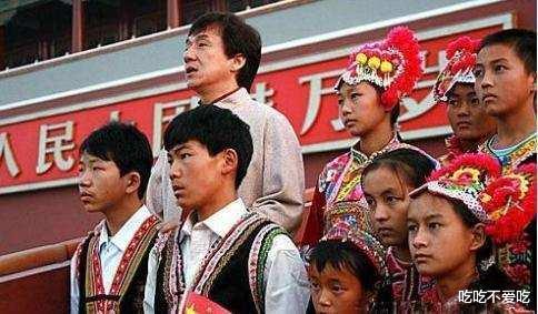 彭德怀|众明星在天安门前的老照片，刘德华的单人照引发了网友的热议