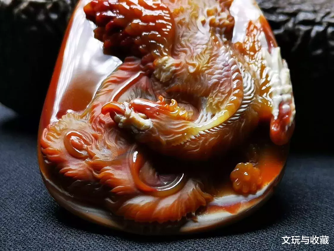 雕刻|泡泡玉雕刻凤凰涅磐，红的惊艳白色彻底，文玩之上品欣赏！