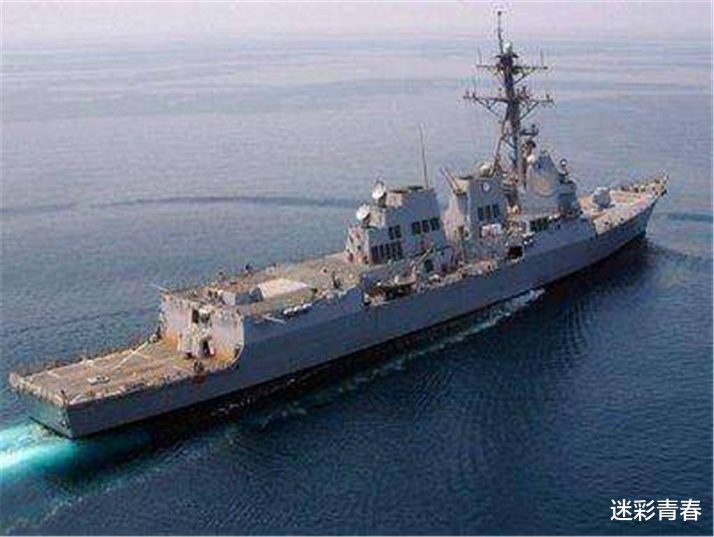 护卫舰▲海峡传来一声巨响，大国护卫舰惨遭导弹击中，40余名士兵被抬了下来