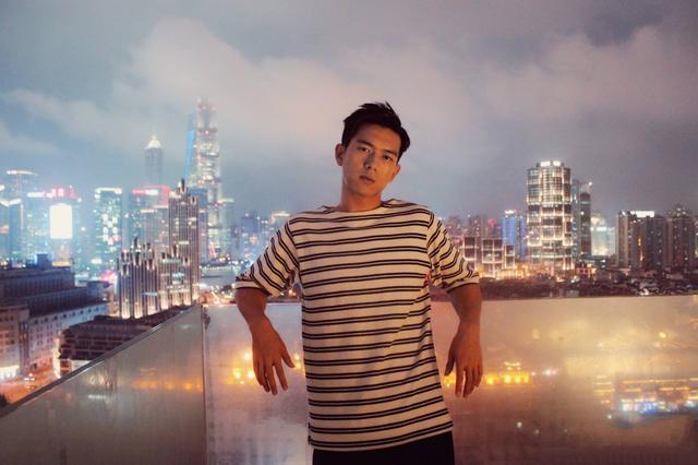 王一博|2020最受欢迎男演员投票，罗云熙第七，王一博第二，榜首一骑绝尘