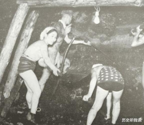 |日本在二战时洗脑女学生，她们上课衣服没穿全，美其名曰锻炼意志