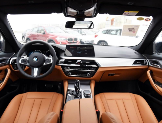 宝马5系▲买一辆宝马5系，一年养车要多少钱？算完一笔账，网友：放弃购买